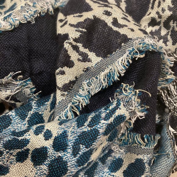 Rapti Fashion Animal Print Silk and Cashmere Scarf - Picture 2 of 5